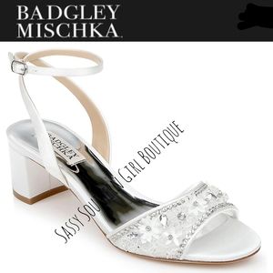 🆕⭐ Badgley Mischka white lace beaded sandals